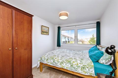 106 Northfield Drive, Edinburgh, EH8 7RF