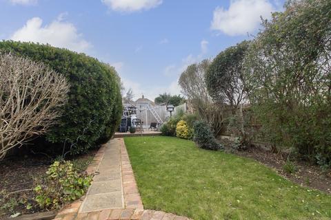 4 bedroom semi-detached house for sale, Bradstow Way, Broadstairs, CT10
