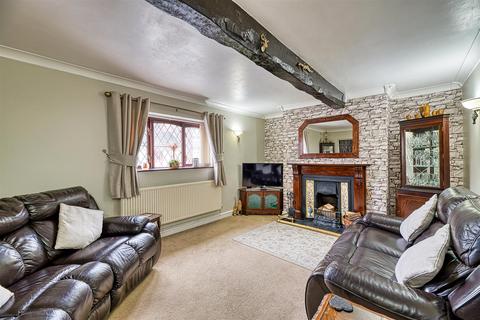 3 bedroom cottage for sale, Tarporley Road, Stretton, Warrington