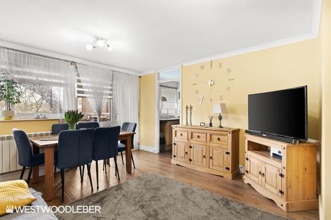 1 bedroom flat for sale, Hillside, Hoddesdon EN11