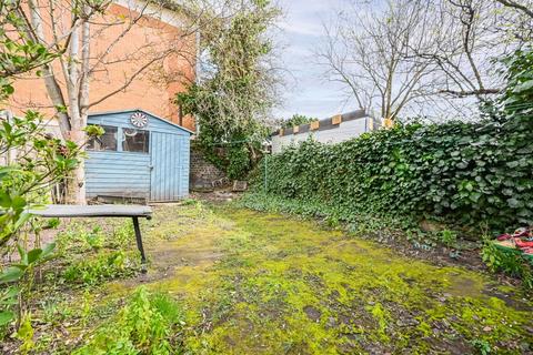 3 bedroom terraced house to rent, West Road, Stratford, London, E15