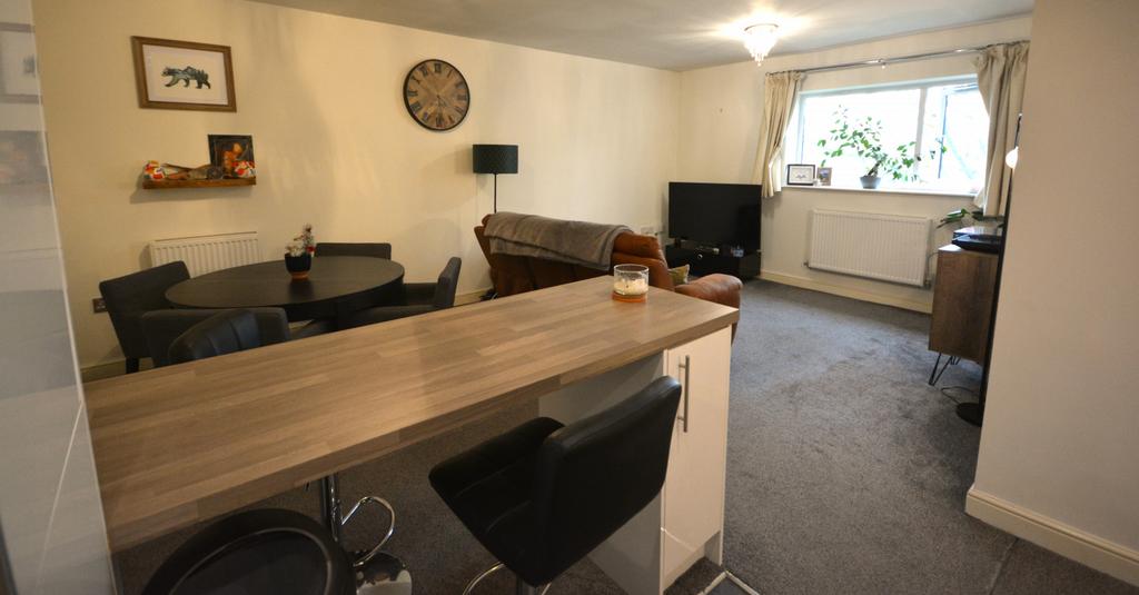 Living/dining room