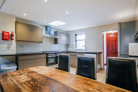 6 bedroom terraced house to rent, Teignmouth Road, Birmingham B29