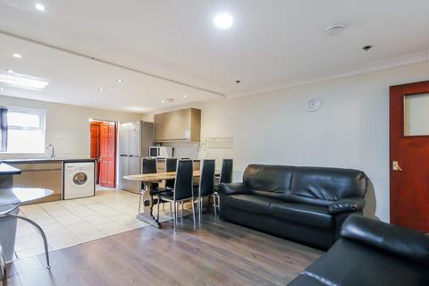 6 bedroom terraced house to rent, Teignmouth Road, Birmingham B29
