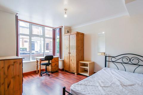 6 bedroom terraced house to rent, Teignmouth Road, Birmingham B29
