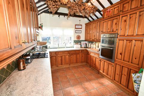 3 bedroom detached bungalow for sale, Old Nazeing Road, Broxbourne EN10