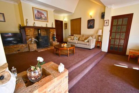 3 bedroom detached bungalow for sale, Old Nazeing Road, Broxbourne EN10