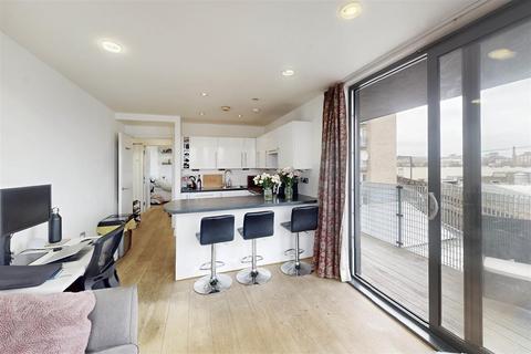 1 bedroom flat for sale, Grafton Road, London