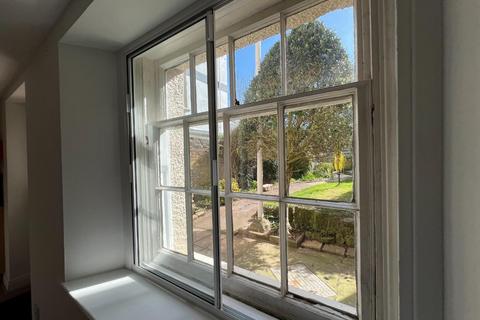 The Garden Flat, 11 Richmond Road, Exeter, EX4 4JA