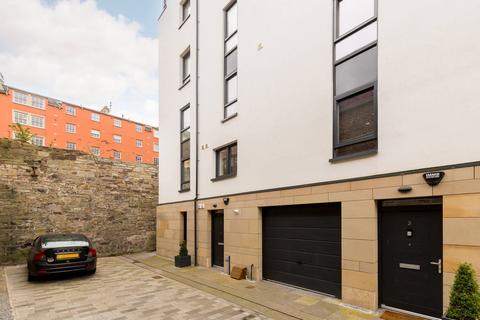 3 bedroom triplex for sale, 1 Shoemakers Close, Edinburgh, EH8 8FU