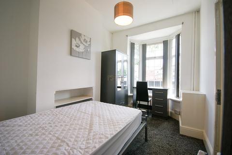 4 bedroom property to rent, Harborne Lane, Birmingham B29
