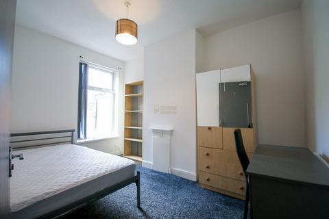 4 bedroom property to rent, Harborne Lane, Birmingham B29