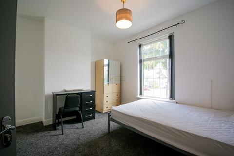 4 bedroom property to rent, Harborne Lane, Birmingham B29