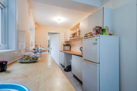 4 bedroom terraced house to rent, Winnie Road, Birmingham B29