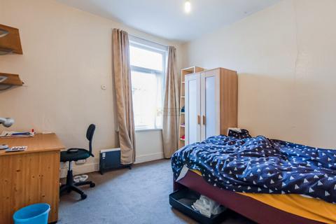 4 bedroom terraced house to rent, Winnie Road, Birmingham B29