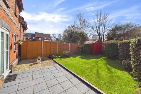 27 Chestnut Road, Abbeymead, Gloucester, GL4 4XZ