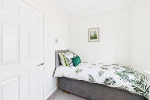 27 Chestnut Road, Abbeymead, Gloucester, GL4 4XZ