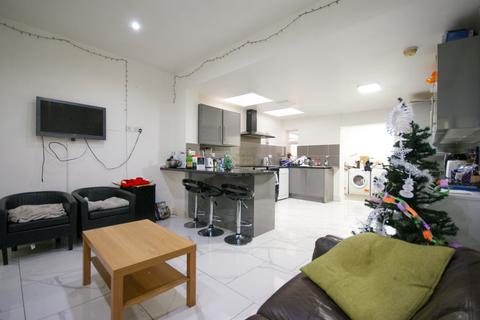7 bedroom terraced house to rent, Bournbrook Road, Birmingham B29