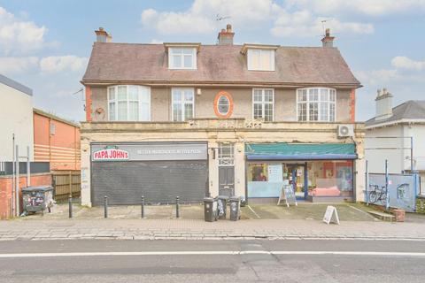 3 bedroom flat for sale, Cheltenham Road, Montpelier
