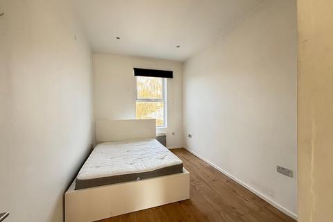 2 bedroom flat to rent, Victoria Road, London