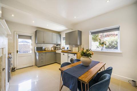 134 Merton Hall Road, London, SW19 3PZ