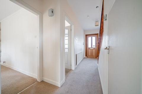 24 Hill Crescent, Clarkston, Glasgow, G76 8DQ