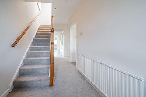 24 Hill Crescent, Clarkston, Glasgow, G76 8DQ