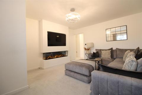 3 bedroom detached house for sale, Mallard Way, North Walbottle NE15
