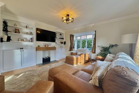 1 Pinners Close, Burnham-on-crouch, CM0 8QH