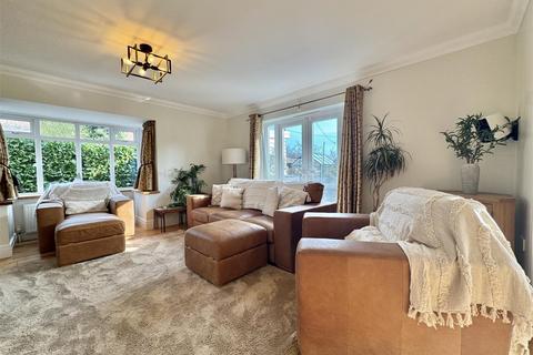1 Pinners Close, Burnham-on-crouch, CM0 8QH
