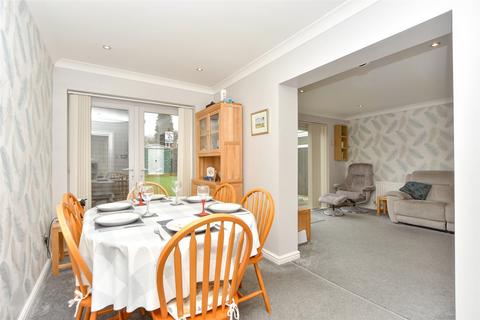 4 bedroom end of terrace house for sale, Tatler Close, Chatham ME5