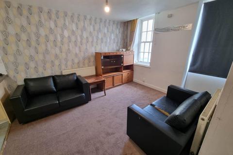 2 bedroom flat to rent, Quebec Street, Bradford City Centre,