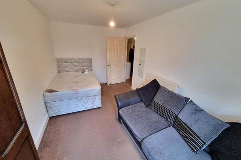 2 bedroom flat to rent, Quebec Street, Bradford City Centre,