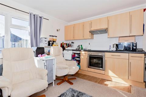 2 bedroom flat for sale, Bulkington Avenue, Worthing