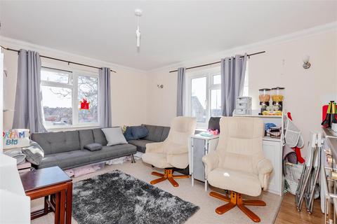 2 bedroom flat for sale, Bulkington Avenue, Worthing