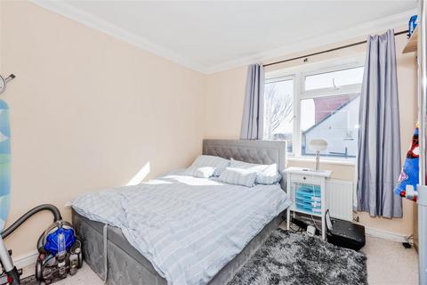 2 bedroom flat for sale, Bulkington Avenue, Worthing