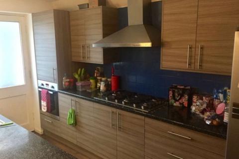 4 bedroom house share to rent, Knoll Croft, Birmingham B16 - 8-8 Viewings