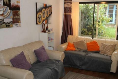4 bedroom house share to rent, Knoll Croft, Birmingham B16 - 8-8 Viewings