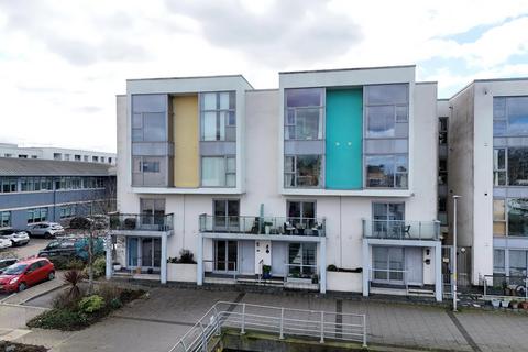 37 Martingale Way, Portishead, Bristol, BS20 7AW