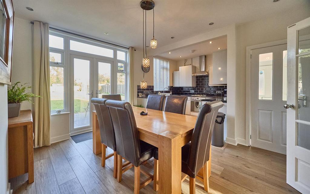 Dining kitchen