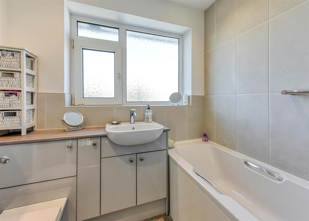 21a Bilbrook Road-bath.jpg