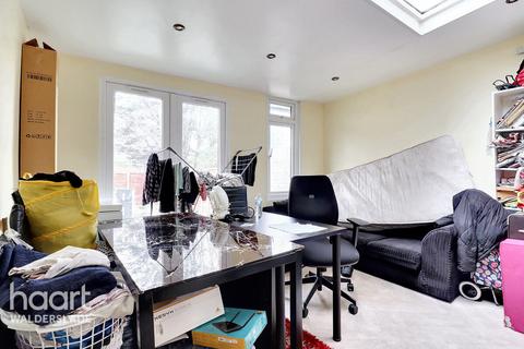 60 Thorold Road, Chatham, ME5 7EB