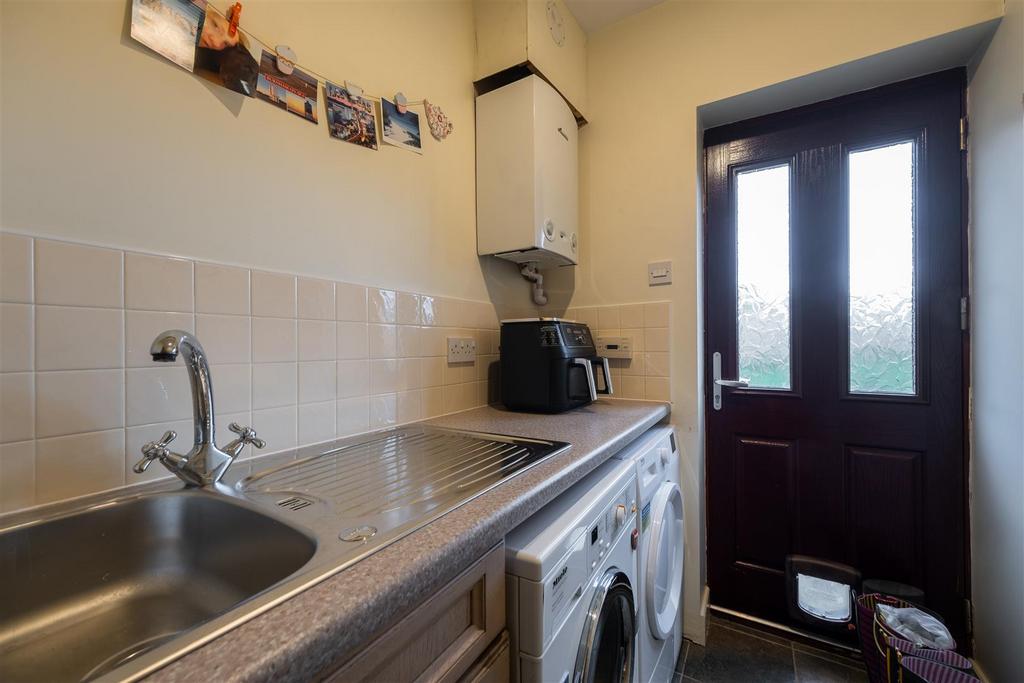 3 Sandbach Drive-006.jpg