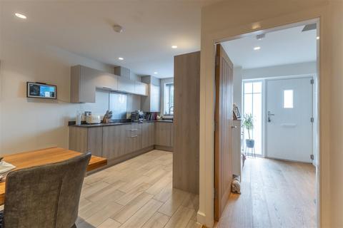 12 Lock View, Rudheath, Northwich, CW9 7YT