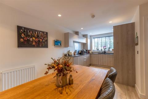 12 Lock View, Rudheath, Northwich, CW9 7YT