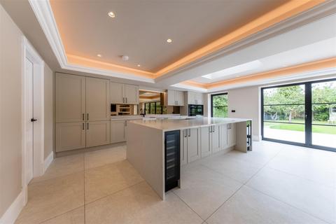 5 bedroom detached house for sale, Belle Vue Lane, Guilden Sutton CH3