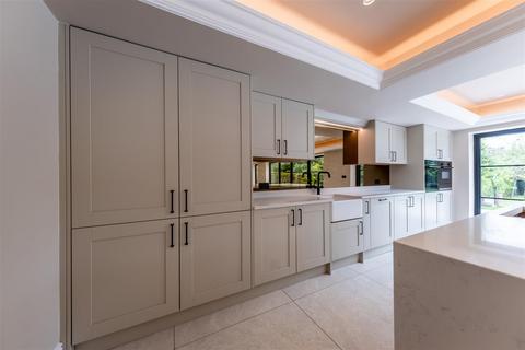 5 bedroom detached house for sale, Belle Vue Lane, Guilden Sutton CH3