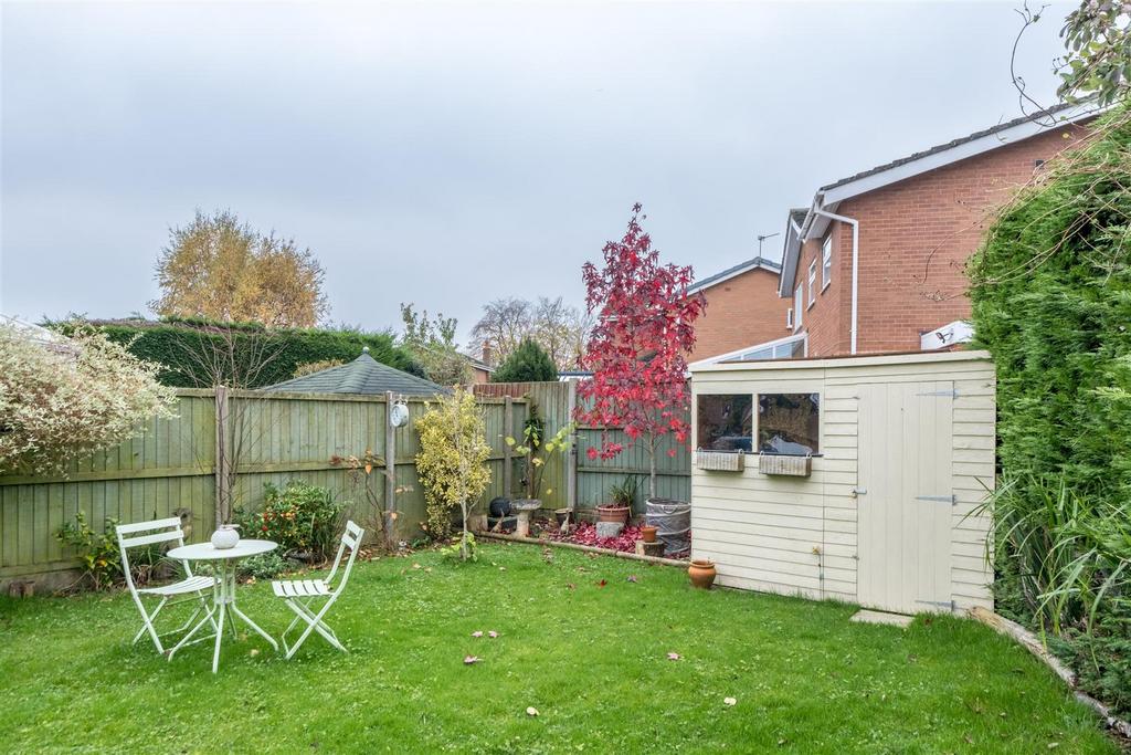 4 Oaktree Close-028.jpg