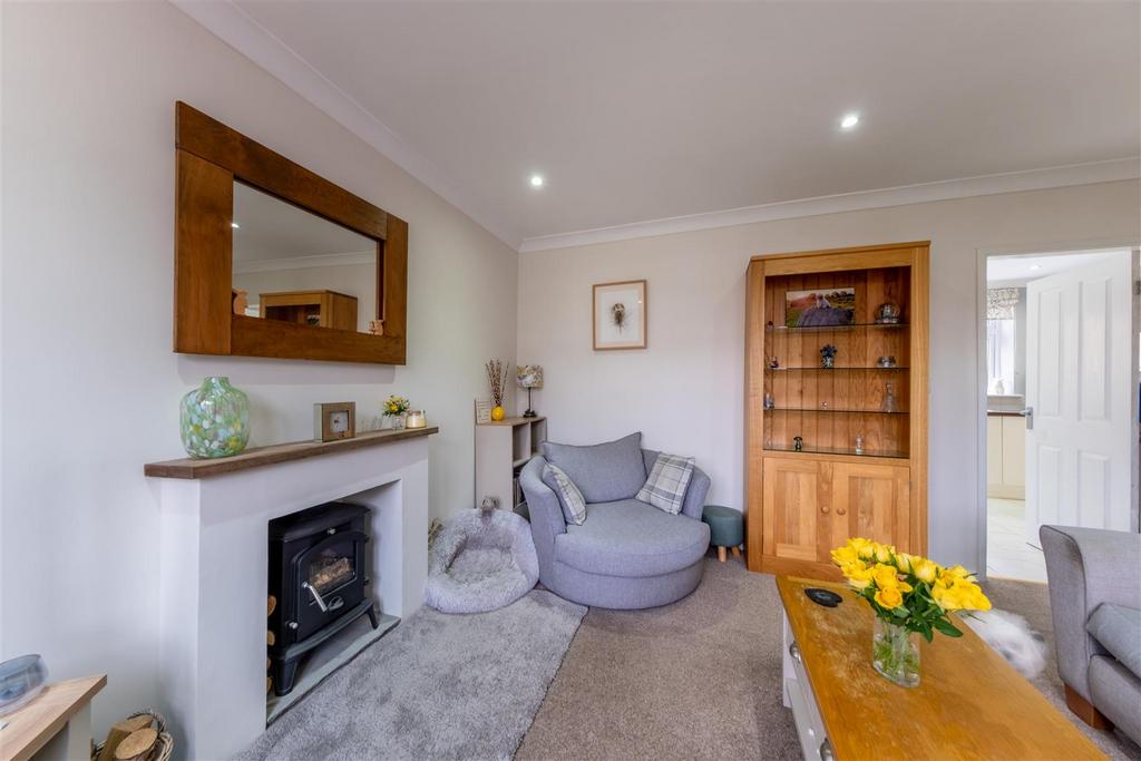 4 Oaktree Close-011.jpg