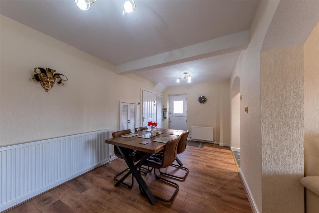 4 Meadow Lane-007.jpg